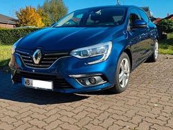 Blau Gebraucht 2017 Renault Mégane IV Intens Limousine | 9.990 € (Fairer Preis)