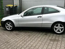 Silber Gebraucht 2004 Mercedes 200 Coupé | 1.500 €