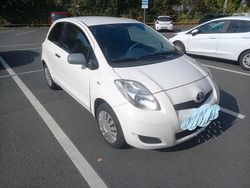 Weiß Gebraucht 2009 Toyota Yaris Kleinwagen | 2.000 €