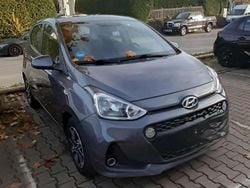 Grau Gebraucht 2017 Hyundai i10 YES! Kleinwagen | 7.300 € (Guter Preis)