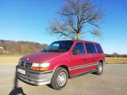 Rot Gebraucht 1993 Chrysler Voyager Van / Kleinbus | 2.900 €