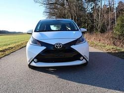 Weiß Gebraucht 2015 Toyota Aygo X-wave Kleinwagen | 8.800 € (Fairer Preis)