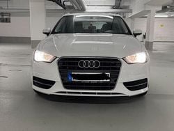 Weiß Gebraucht 2016 Audi A3 Sportback Kleinwagen | 8.000 € (Fairer Preis)