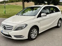 Weiß Gebraucht 2011 Mercedes B200 Van / Kleinbus | 10.500 € (Fairer Preis)