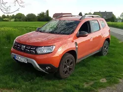 Orange Gebraucht 2022 Dacia Duster Essentiel SUV | 12.000 € (Fairer Preis)