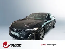 Mythosschwarz metallic Neu 2024 Audi A5 Ambiente Coupé | 64.770 € (Guter Preis)