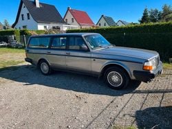 Grau Gebraucht 1994 Volvo Polar Kombi | 9.245 €