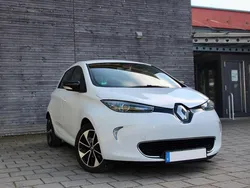 Weiß Gebraucht 2018 Renault Zoe Kleinwagen | 7.100 € (Fairer Preis)