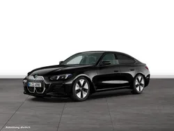 Black sapphire metallic Gebraucht 2024 BMW i4 Comfort Edition Limousine | 51.574 € (Etwas zu teuer)