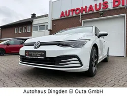 Weiß Gebraucht 2022 VW Golf VIII Life Kombi | 15.950 € (Fairer Preis)