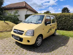 Gelb Gebraucht 2004 Opel Agila Kleinwagen | 900 €