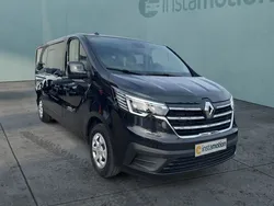 Schwarz Gebraucht 2023 Renault Trafic Life Van | 40.630 € (Teuer)