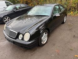 Schwarz Gebraucht 2001 Mercedes CLK200 Coupé | 990 € (Superpreis)