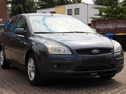 Grau Gebraucht 2008 Ford Focus Fun X Limousine | 2.490 € (Teuer)
