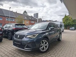 Grau Gebraucht 2024 Seat Arona FR SUV | 22.290 € (Fairer Preis)