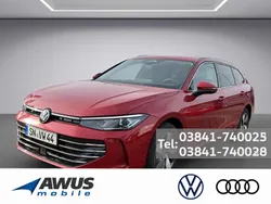 Rot / chilirot (metallic) Gebraucht 2024 VW Passat Elegance Kombi | 45.990 € (Fairer Preis)