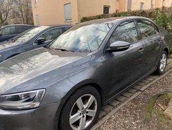 Grau Gebraucht 2012 VW Jetta Comfortline Limousine | 8.590 € (Etwas zu teuer)