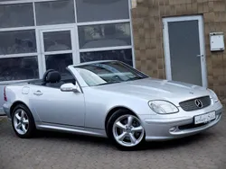 Silber Gebraucht 2002 Mercedes SLK200 Cabrio | 11.990 €