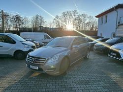 Grau Gebraucht 2011 Mercedes R500 AMG Van / Kleinbus | 16.999 €