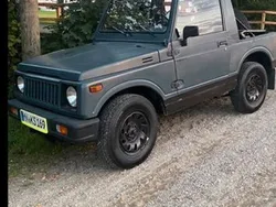 Grau Gebraucht 1988 Suzuki Samurai SUV | 5.600 €