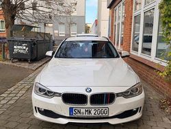 Weiß Gebraucht 2013 BMW 318 Sport Line Kombi | 8.800 € (Fairer Preis)
