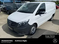 Weiss Gebraucht 2023 Mercedes Vito Van / Kleinbus | 30.762 € (Guter Preis)