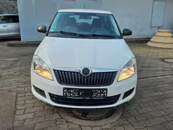Weiß Gebraucht 2014 Skoda Fabia Cool Edition Limousine | 4.799 € (Fairer Preis)