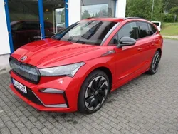 Velvet rot metallic Gebraucht 2023 Skoda Enyaq iV SportLine SUV | 41.950 € (Teuer)