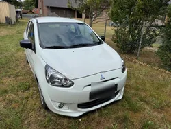 Weiß Gebraucht 2014 Mitsubishi Space Star Kleinwagen | 2.600 € (Fairer Preis)