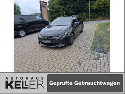 Nagoyablau metallic Gebraucht 2021 Toyota Corolla Team Limousine | 22.460 € (Guter Preis)
