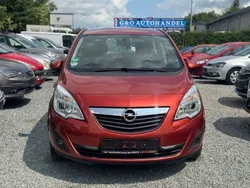 Rot Gebraucht 2012 Opel Meriva Selection Van / Kleinbus | 1.999 €