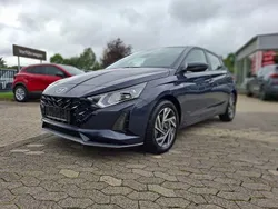 Grau Gebraucht 2024 Hyundai i20 Trend Limousine | 19.990 € (Fairer Preis)
