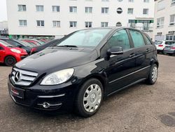 Schwarz Gebraucht 2011 Mercedes B180 Van / Kleinbus | 1.890 € (Superpreis)
