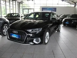 Brillantschwarz Gebraucht 2023 Audi A3 Sportback Advanced Limousine | 21.850 € (Superpreis)