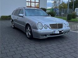 Silber Gebraucht 2002 Mercedes E270 Avantgarde Kombi | 4.350 € (Etwas zu teuer)