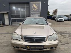 Gold Gebraucht 2001 Mercedes C200 Classic Limousine | 5.950 €