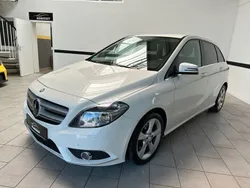 Weiß Gebraucht 2013 Mercedes B180 Van / Kleinbus | 12.890 € (Teuer)