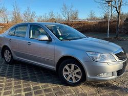 Blau Gebraucht 2009 Skoda Octavia Limousine | 11.500 €