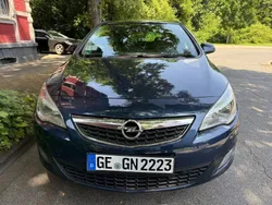 Blau Gebraucht 2011 Opel Astra Design Edition Limousine | 4.600 € (Fairer Preis)