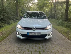 Weiß Gebraucht 2017 VW Golf VII GTI Limousine | 17.999 €