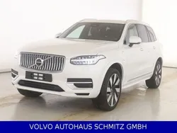 Crystal white / metallic Gebraucht 2024 Volvo XC90 Plus SUV | 59.900 € (Guter Preis)