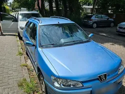 Blau Gebraucht 2000 Peugeot 306 Kombi | 1.555 €