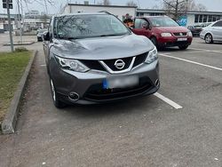 Grau Gebraucht 2015 Nissan Qashqai 360º SUV | 13.900 €