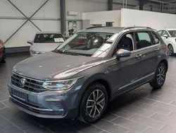 Grau Gebraucht 2022 VW Tiguan Life SUV | 30.900 € (Fairer Preis)