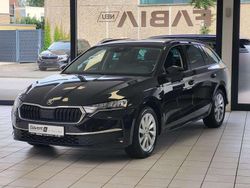 Schwarz magic perl Gebraucht 2017 Skoda Octavia Selection Kombi | 25.390 €