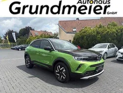 Grün Gebraucht 2021 Opel Mokka-e Elegance SUV | 19.979 € (Etwas zu teuer)
