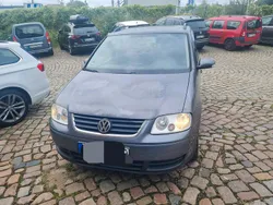 Grau Gebraucht 2007 VW Touran Van / Kleinbus | 2.450 € (Fairer Preis)