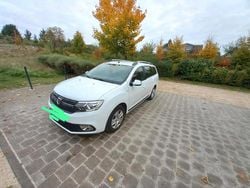 Weiß Gebraucht 2022 Dacia Logan MCV Comfort Kombi | 9.900 €