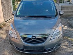 Braun Gebraucht 2010 Opel Meriva Van / Kleinbus | 3.699 € (Guter Preis)