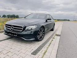 Grün Gebraucht 2017 Mercedes E220 Limousine | 26.500 € (Fairer Preis)